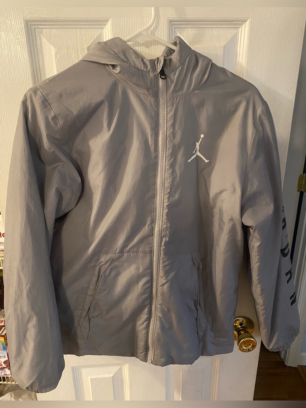 🩶 Jordan Youth Gray Hooded Windbreaker Jacket Size L (12–13) 🩶